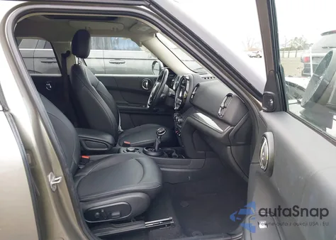 2018 Mini Countryman Cooper из США, поврежденный, VIN WMZYV5C30J3E03194